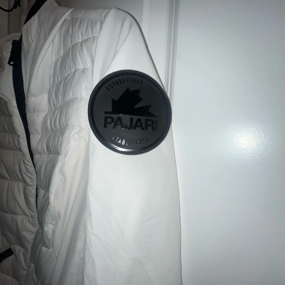 Pajar Cressy Women’s stretch white and black puffer jacket - Picture 5 of 6